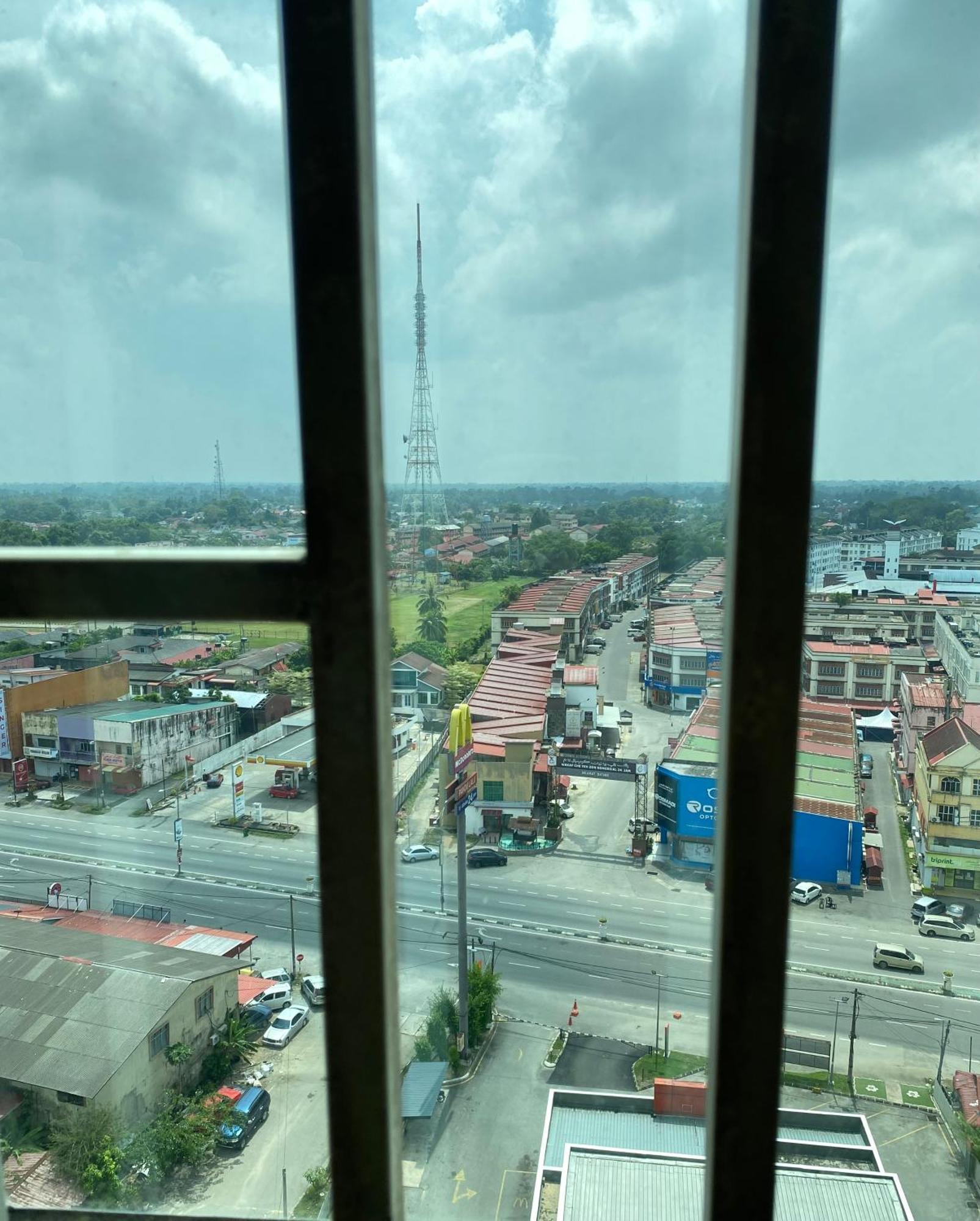 Private One Bedroom Viana Court Service Apartment 6 With Private Parking Kota Bharu Exterior photo